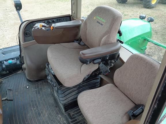 Image of John Deere 9530 equipment image 4