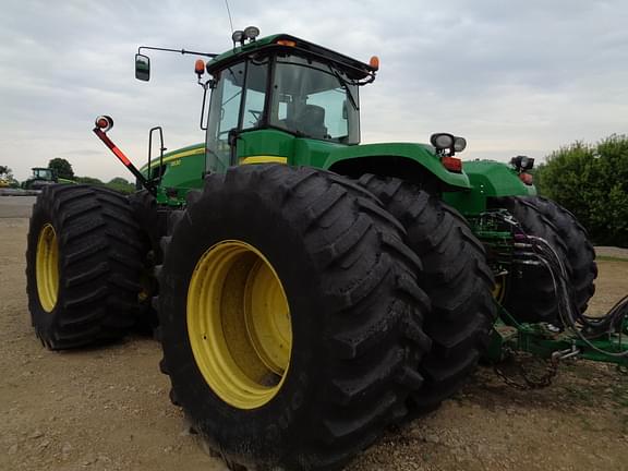 Image of John Deere 9530 equipment image 3