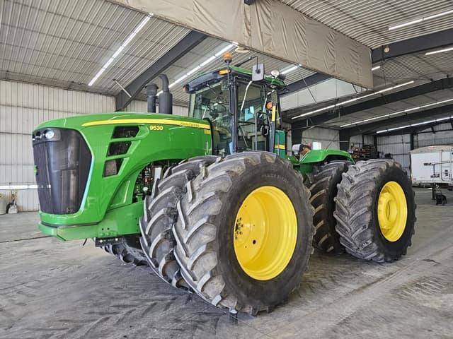 Image of John Deere 9530 equipment image 2