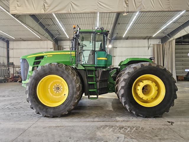 Image of John Deere 9530 equipment image 1