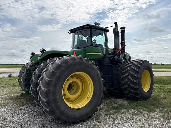 Image of John Deere 9530 equipment image 2