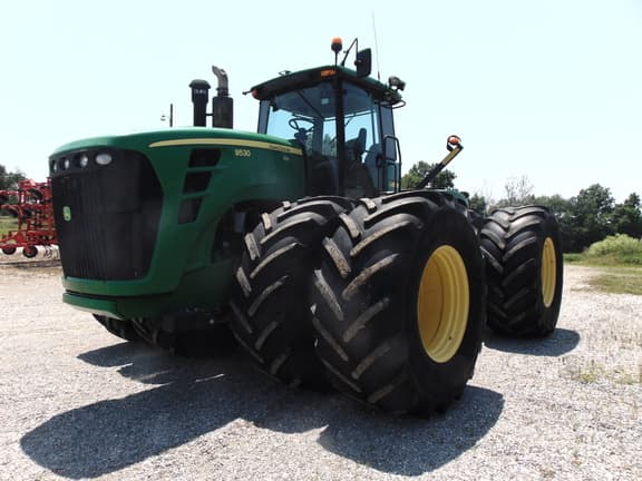 Image of John Deere 9530 equipment image 1
