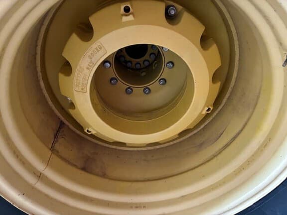 Image of John Deere 9530 equipment image 4