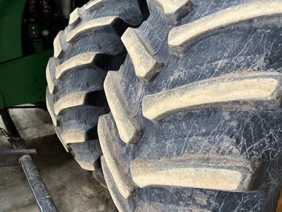 Image of John Deere 9530 equipment image 2