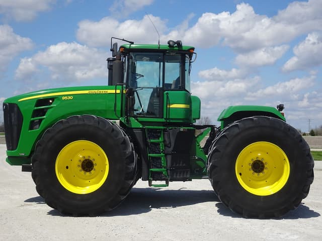 Image of John Deere 9530 equipment image 2