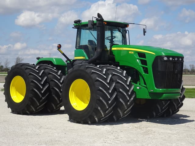 Image of John Deere 9530 equipment image 1