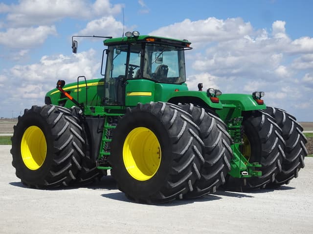 Image of John Deere 9530 equipment image 4