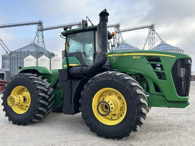 Image of John Deere 9530 equipment image 1