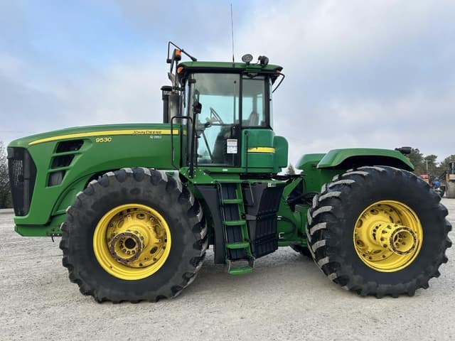 Image of John Deere 9530 equipment image 2