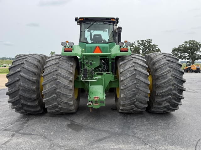 Image of John Deere 9530 equipment image 3