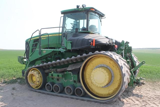 Image of John Deere 9530T equipment image 1