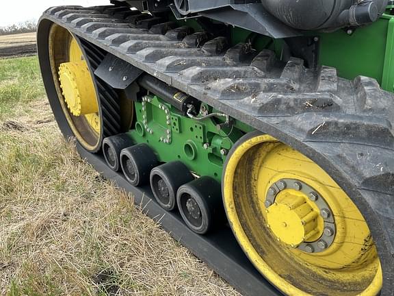 Image of John Deere 9530T equipment image 3