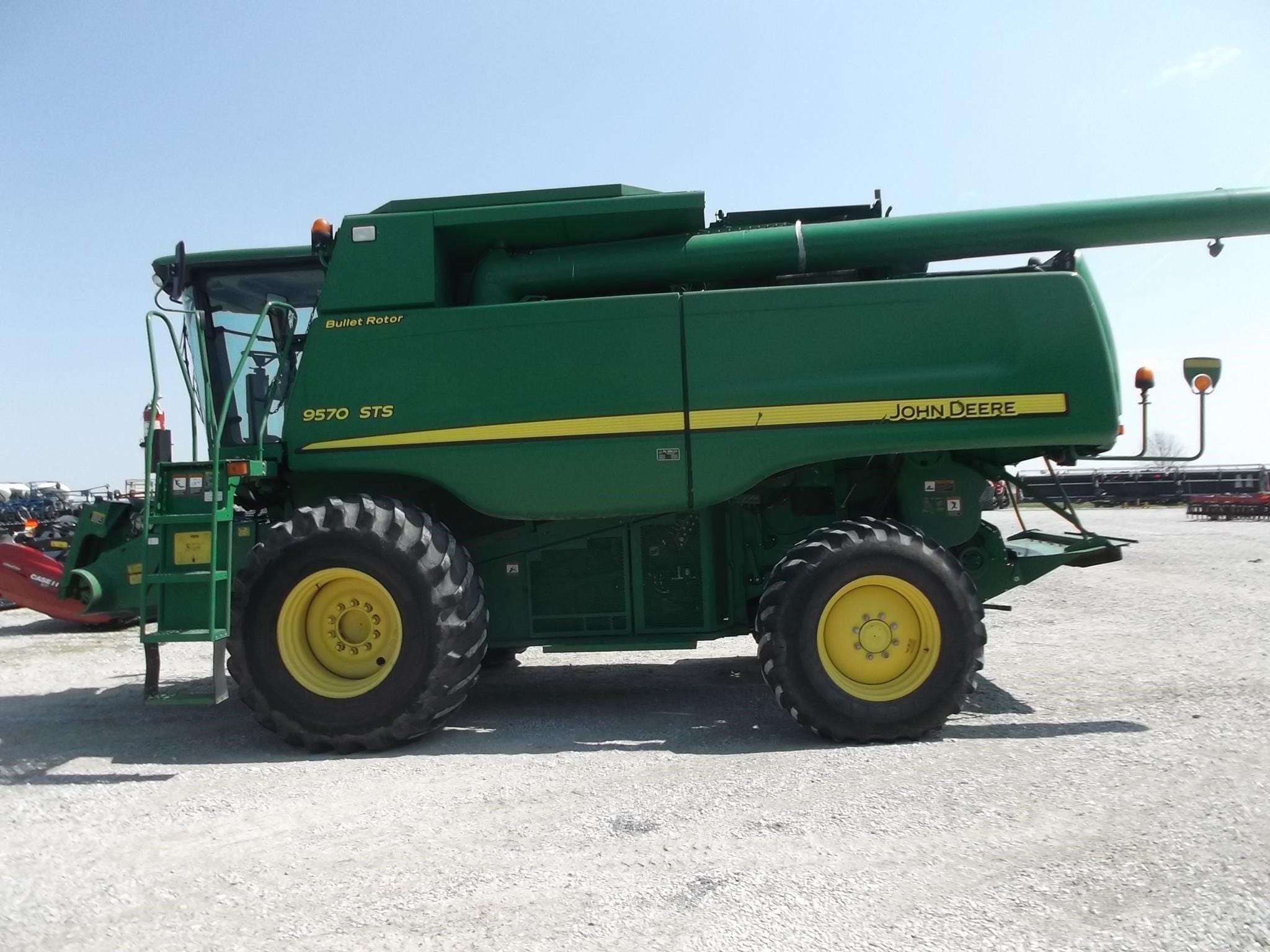 2011 John Deere 9570 STS Equipment Image0