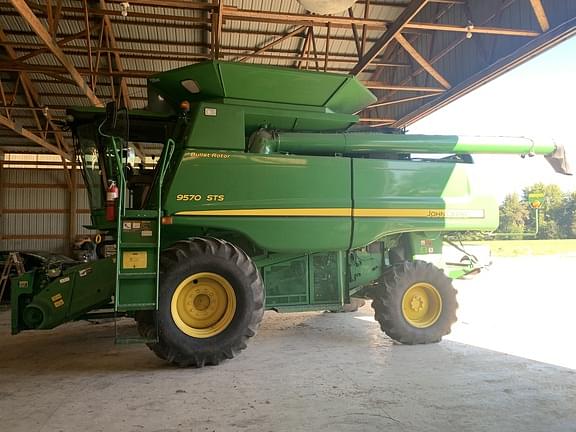 Image of John Deere 9570 STS equipment image 1