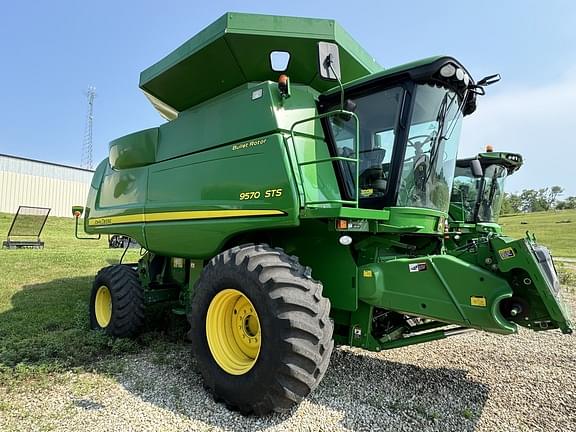 Image of John Deere 9570 STS equipment image 1