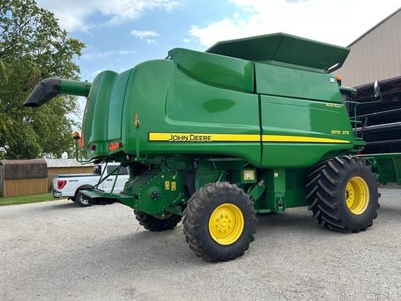 Image of John Deere 9570 STS equipment image 3