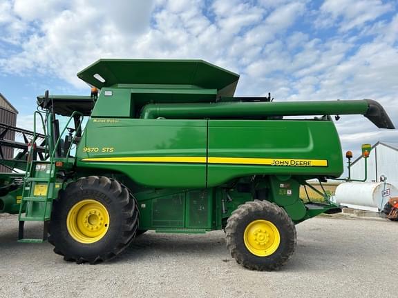Image of John Deere 9570 STS equipment image 1