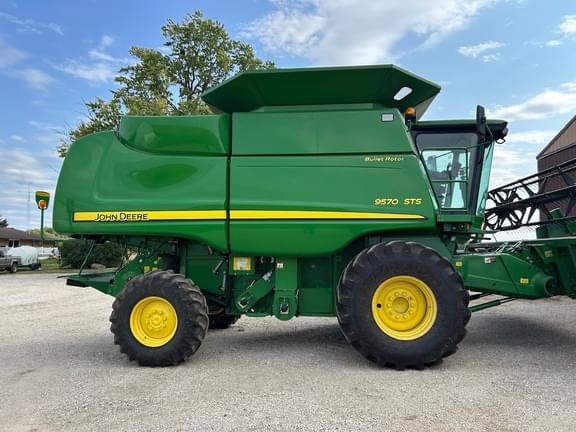Image of John Deere 9570 STS equipment image 2