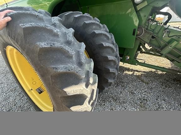 Image of John Deere 9570 STS equipment image 4