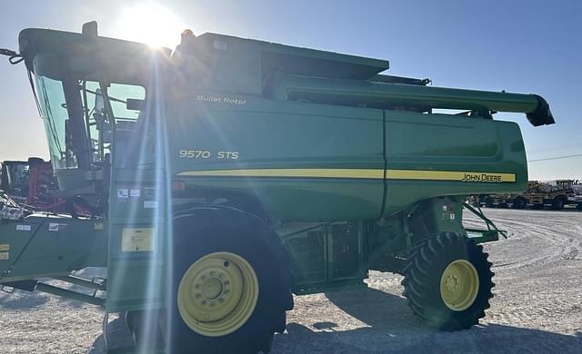 Image of John Deere 9570 STS equipment image 1