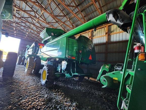 Image of John Deere 9570 STS equipment image 1