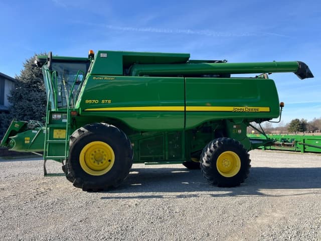 Image of John Deere 9570 STS equipment image 1