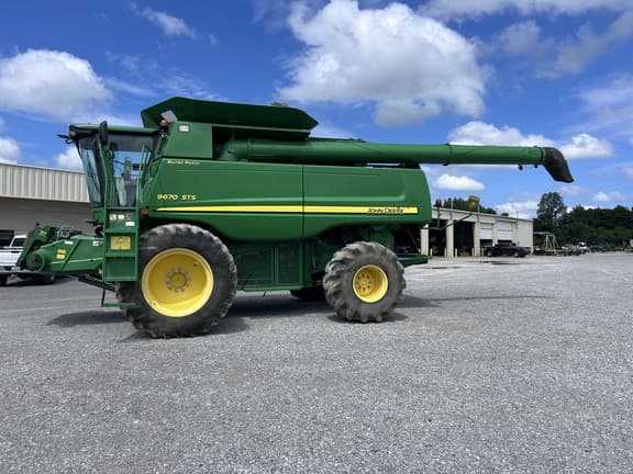 Image of John Deere 9670 STS equipment image 3