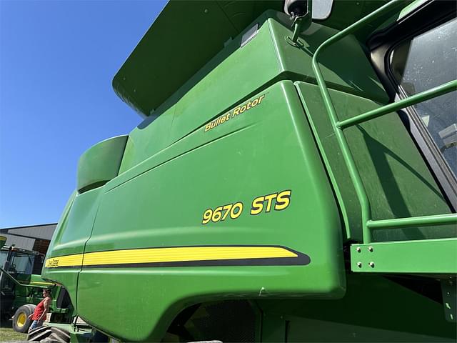 Image of John Deere 9670 STS equipment image 3