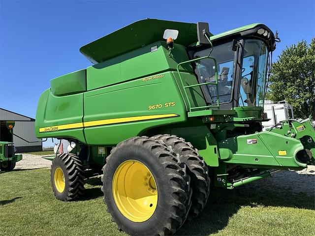 Image of John Deere 9670 STS equipment image 1