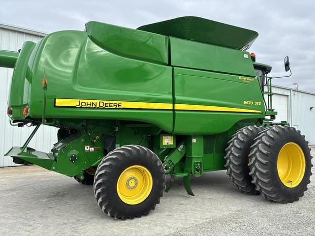 Image of John Deere 9670 STS equipment image 1