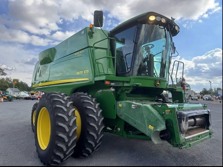 2011 John Deere 9670 STS Equipment Image0