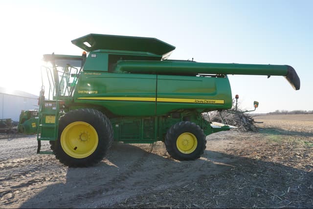 Image of John Deere 9670 STS equipment image 2