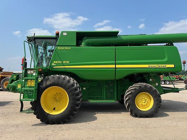 Image of John Deere 9670 STS equipment image 4