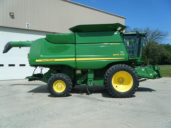 Image of John Deere 9670 STS equipment image 1