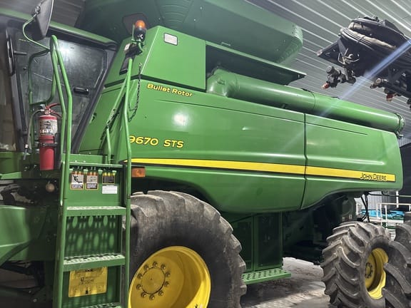 2011 John Deere 9670 STS Equipment Image0