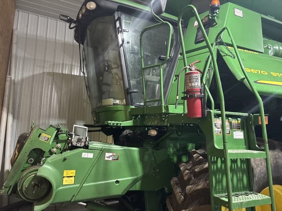 Image of John Deere 9670 STS equipment image 1