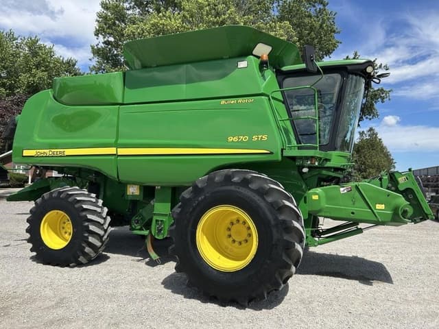 Image of John Deere 9670 STS equipment image 1