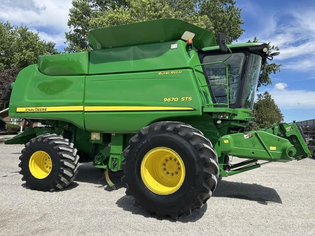 Image of John Deere 9670 STS equipment image 1