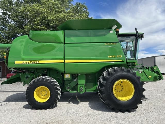 Image of John Deere 9670 STS equipment image 3