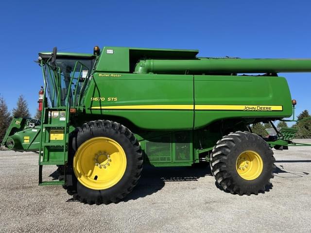 Image of John Deere 9670 STS equipment image 2