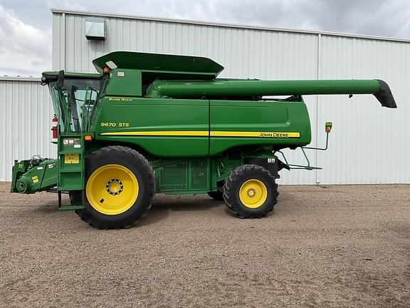 Image of John Deere 9670 STS equipment image 1