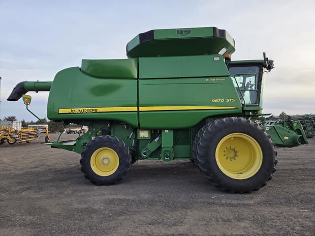 Image of John Deere 9670 STS equipment image 3