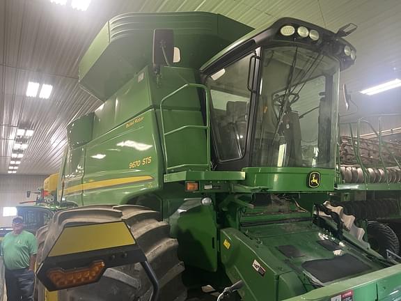 Image of John Deere 9670 STS Primary image