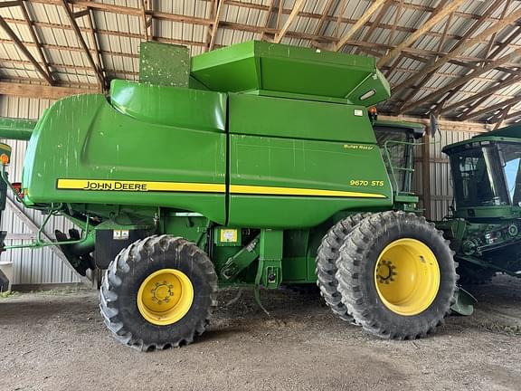 Image of John Deere 9670 STS equipment image 2