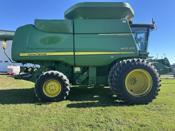 Image of John Deere 9670 STS equipment image 2