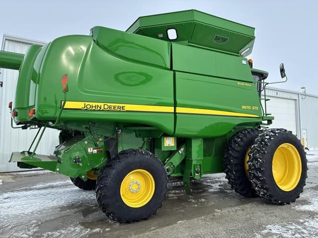 Image of John Deere 9670 STS equipment image 2