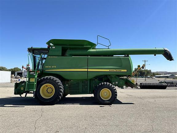 Image of John Deere 9670 STS equipment image 2