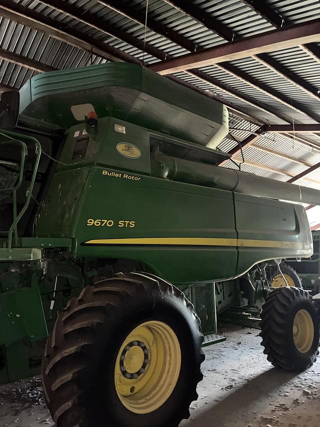 Image of John Deere 9670 STS equipment image 1