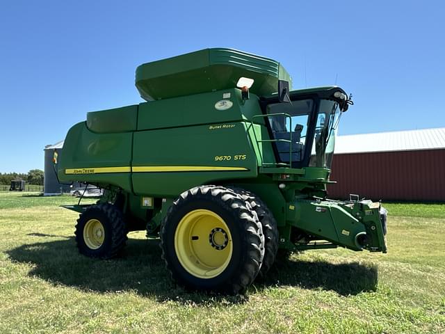Image of John Deere 9670 STS equipment image 1