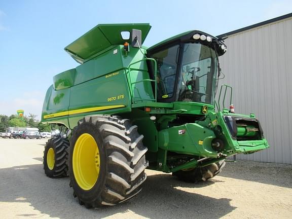 Image of John Deere 9670 STS equipment image 3